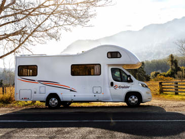 Cruisin Motorhomes Discovery, Vehicle Image