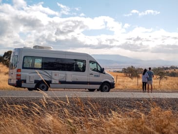 Maui Rentals Ultima Plus Elite, Vehicle Image