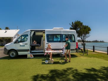 Maui Rentals Ultima Plus, Vehicle Image