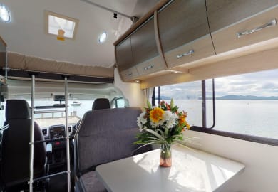 Cruisin Motorhomes Deluxe 6 Bett