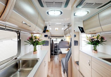 Cruisin Motorhomes Deluxe 6 Bett