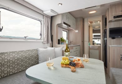 Let's Go Jayco 2 Bett Roamer