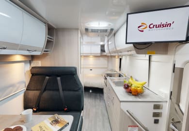 Cruisin Motorhomes Deluxe 4 Bett