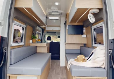 Cruisin Motorhomes Rover