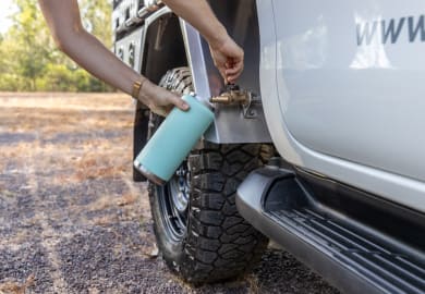 Adventure Toyota Hilux 4WD Camper Dual RTT