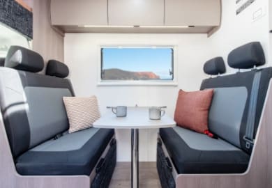 Let's Go Jayco 5 Bett Excursion