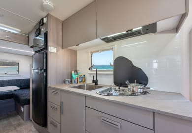 Let's Go Jayco 5 Bett Excursion