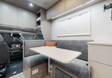 Let's Go Jayco 2 Bett Grandiose