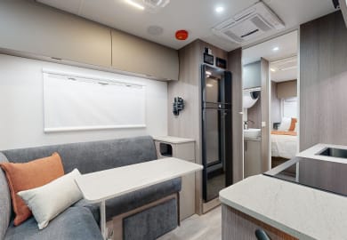 Let's Go Jayco 2 Bett Grandiose