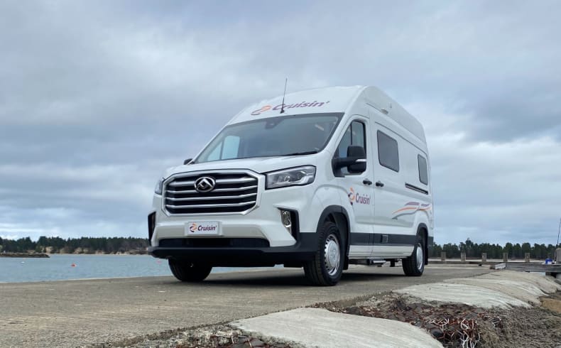 Cruisin Motorhomes Hitop, Vehicle Image