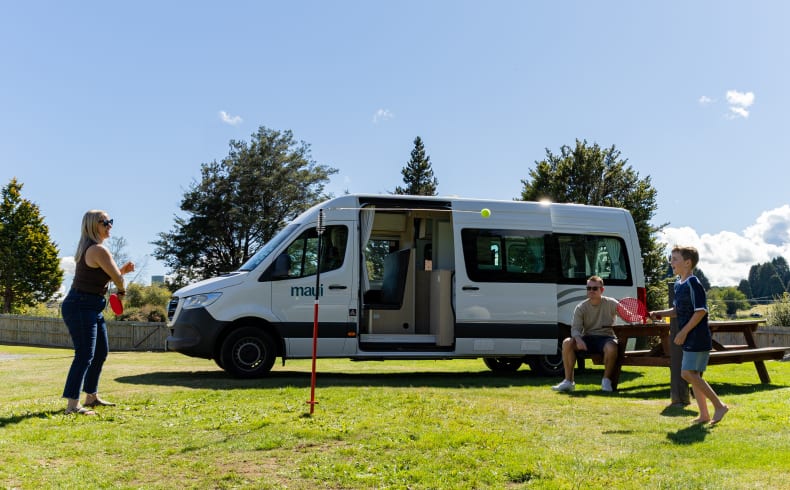 Maui Rentals Ultima Plus, Vehicle Image
